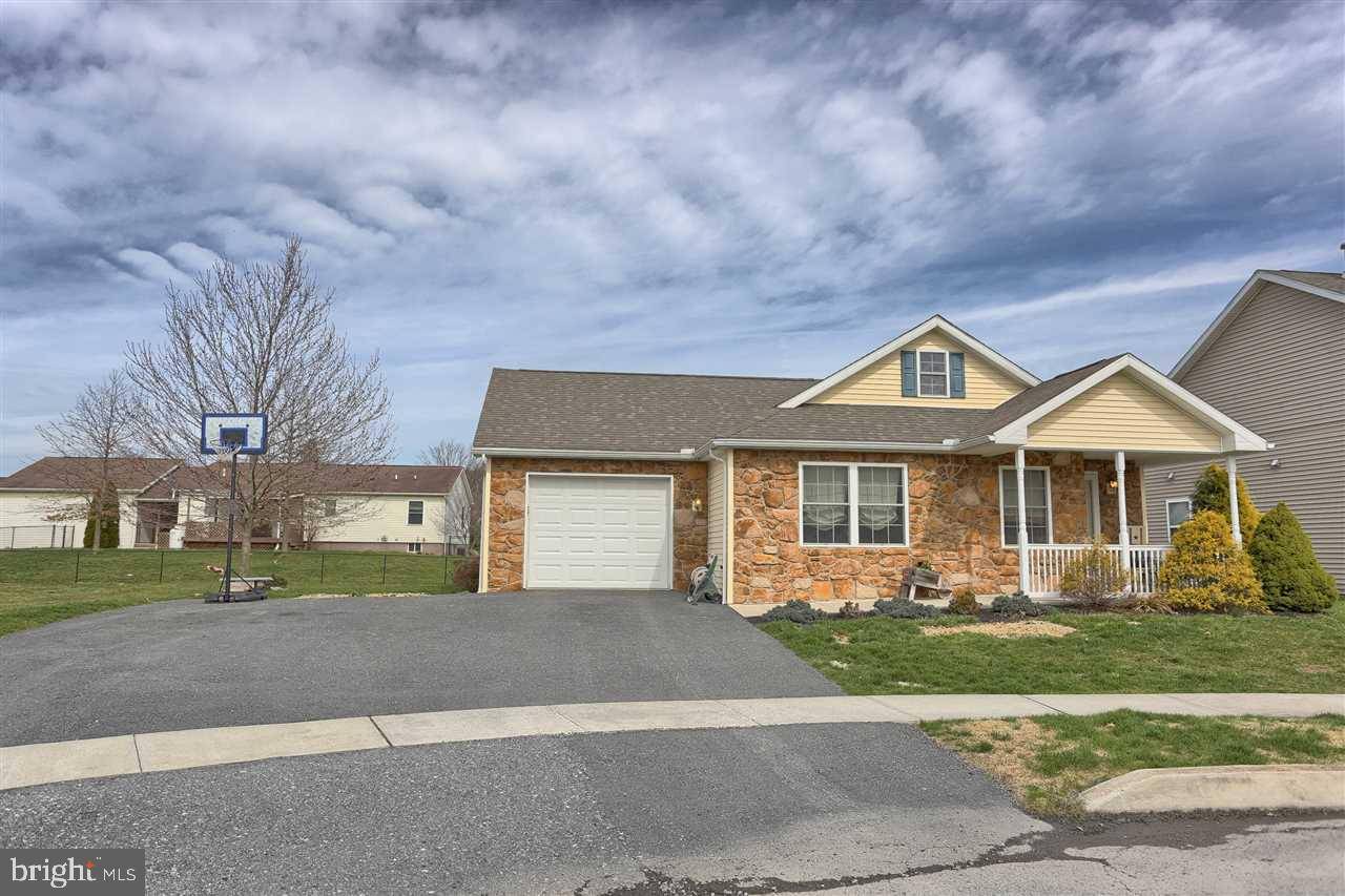 New Bloomfield, PA 17068,220 PATIO CT