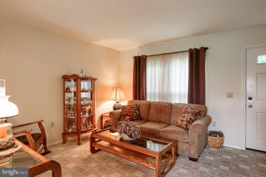 Mechanicsburg, PA 17050,73 HONEYSUCKLE DR