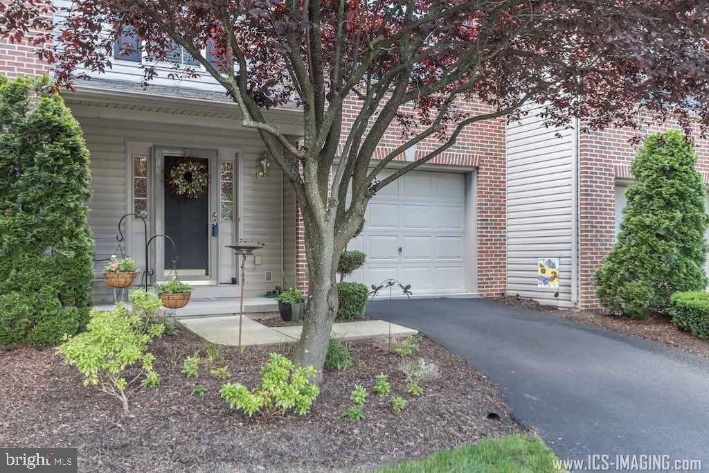 Mechanicsburg, PA 17050,1174 HERON CT