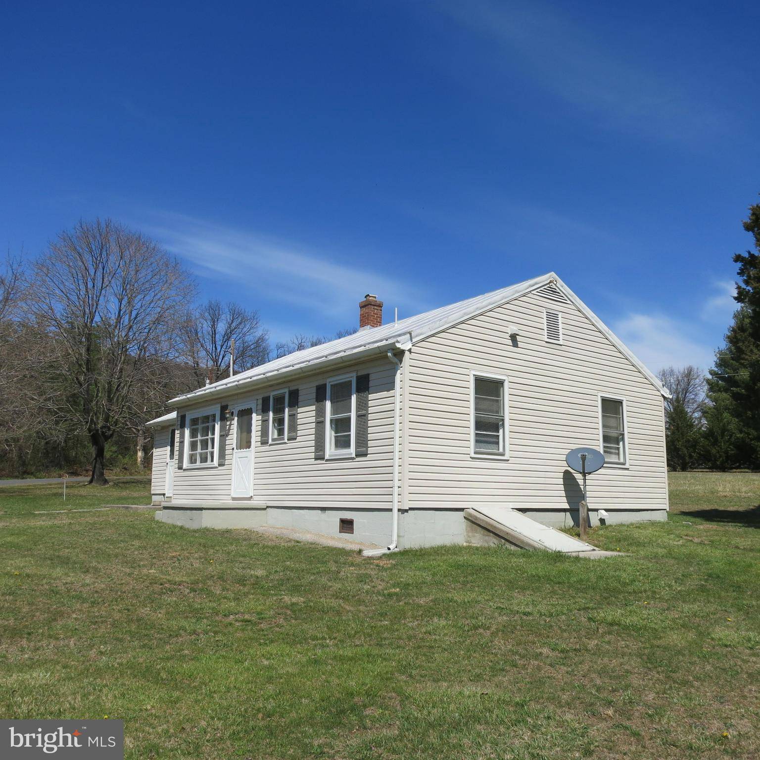 Fort Valley, VA 22652,860 FORT VALLEY RD