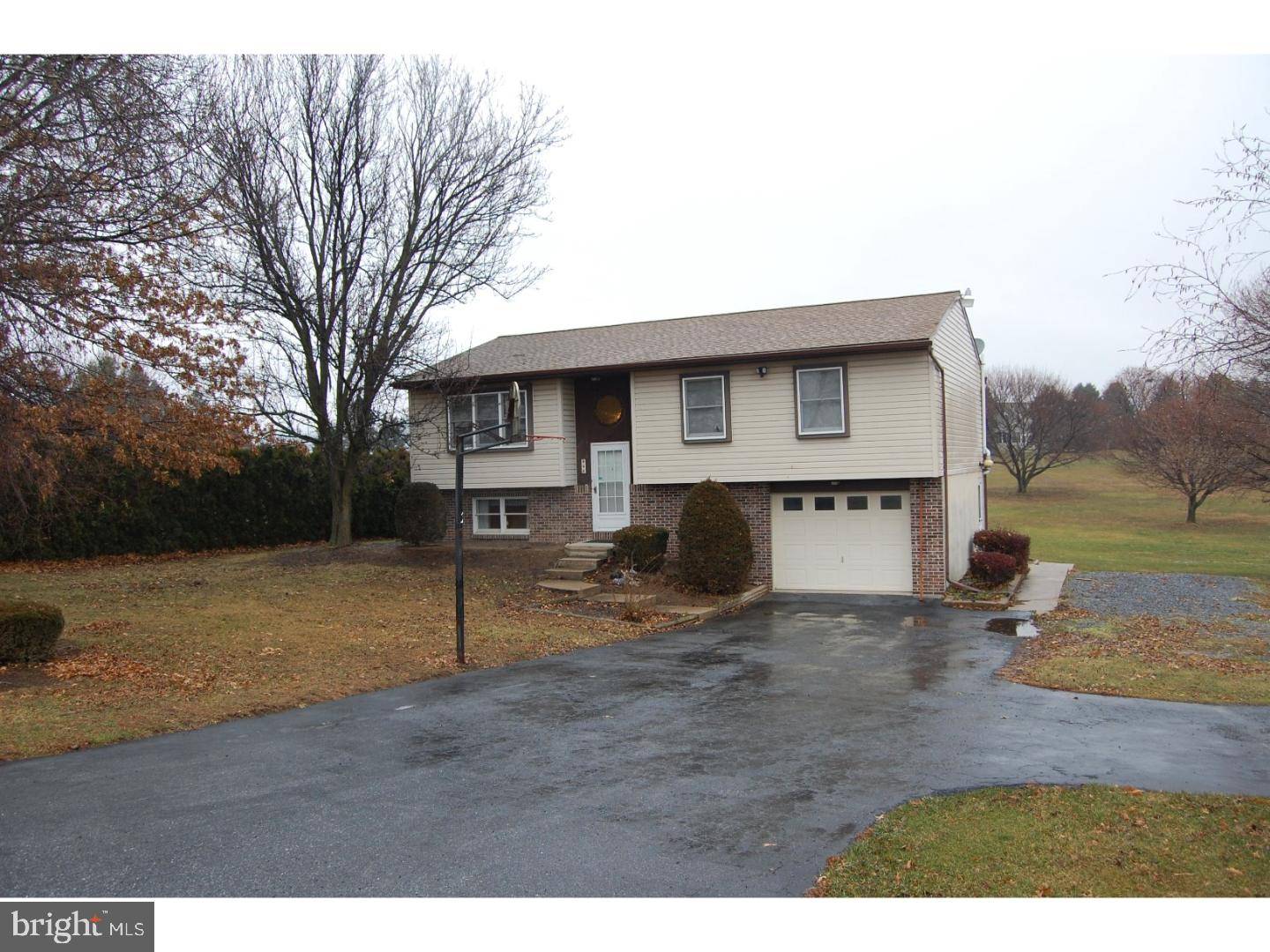 Lenhartsville, PA 19534,946 CLAUSS RD