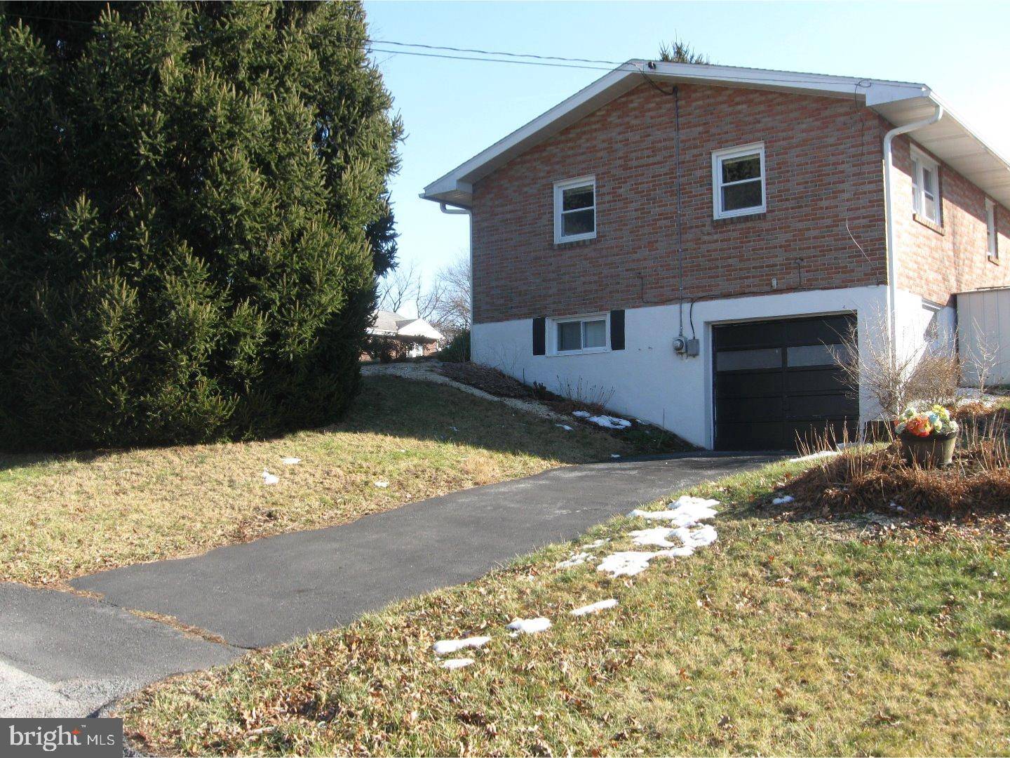 Shillington, PA 19607,332 ASHLEY DR