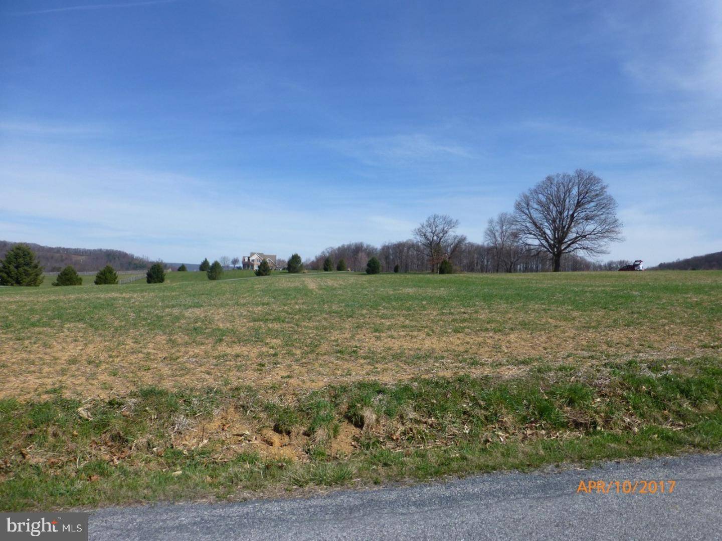 Lenhartsville, PA 19534,53 LONG RD