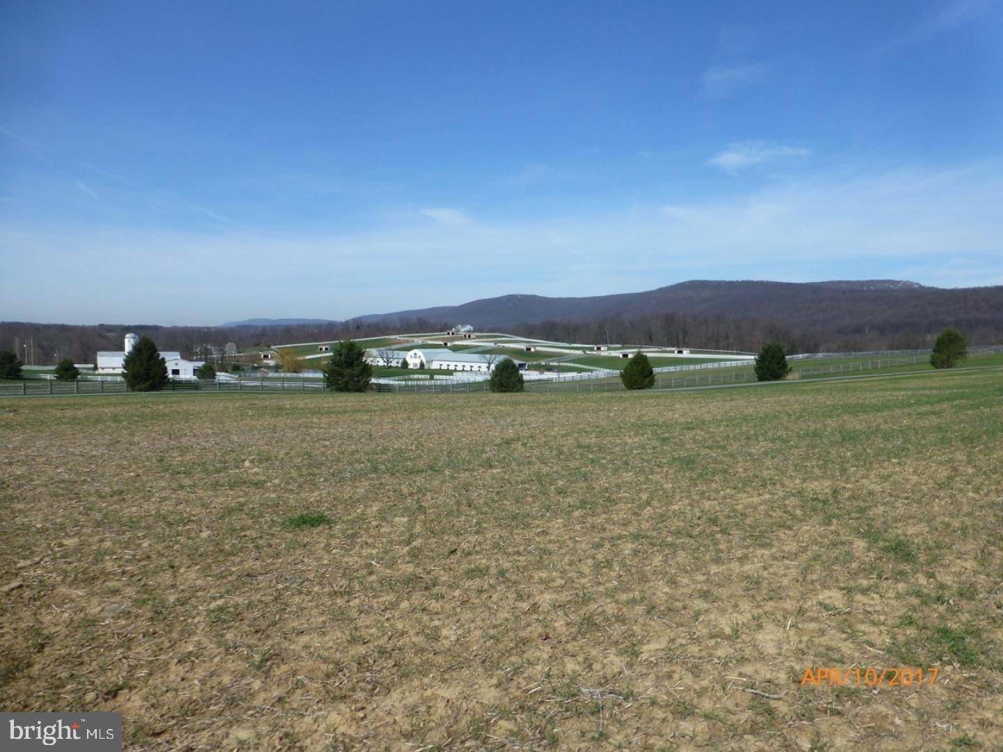 Lenhartsville, PA 19534,53 LONG RD