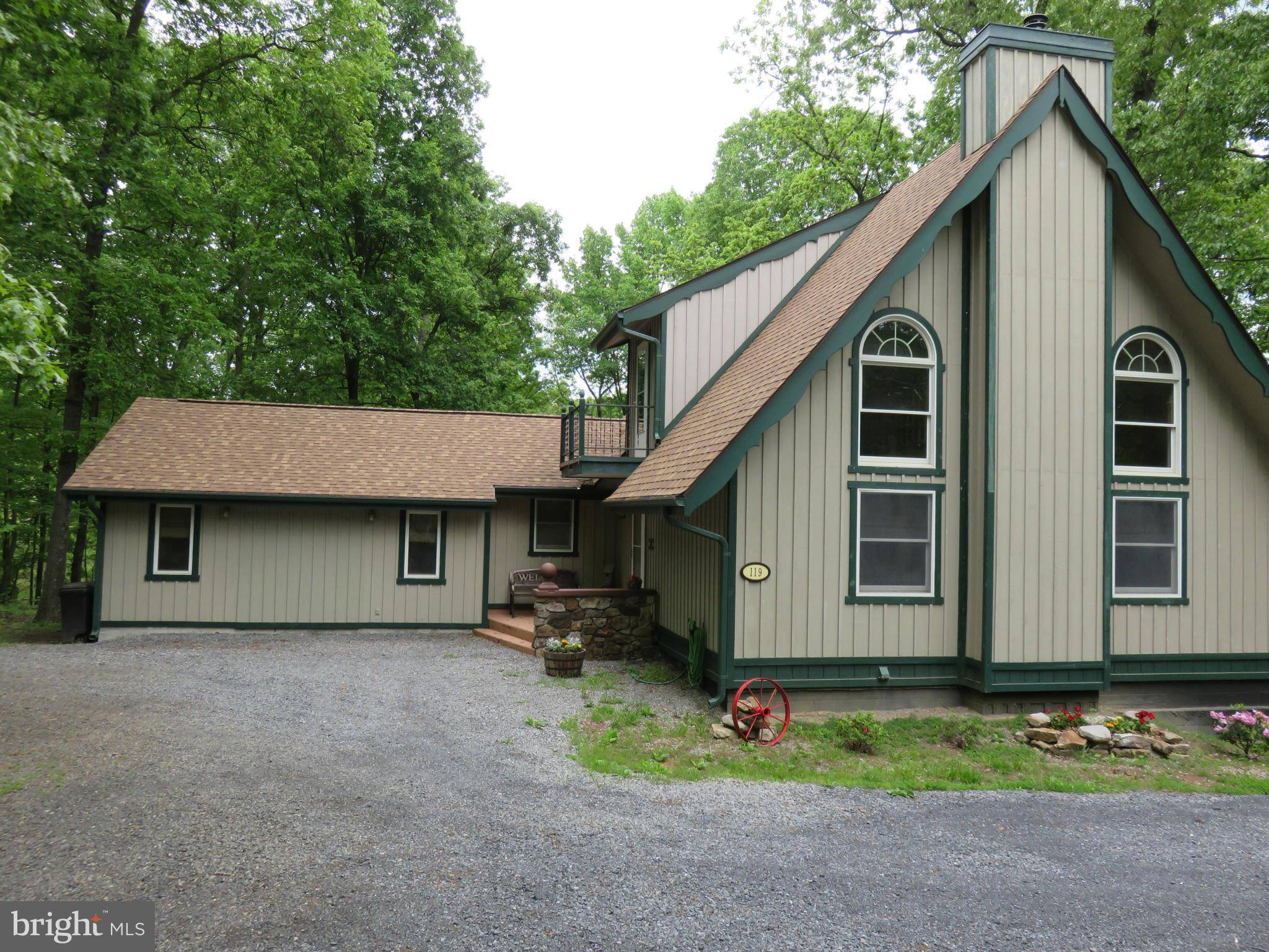 Berkeley Springs, WV 25411,119 PINEWOOD LN