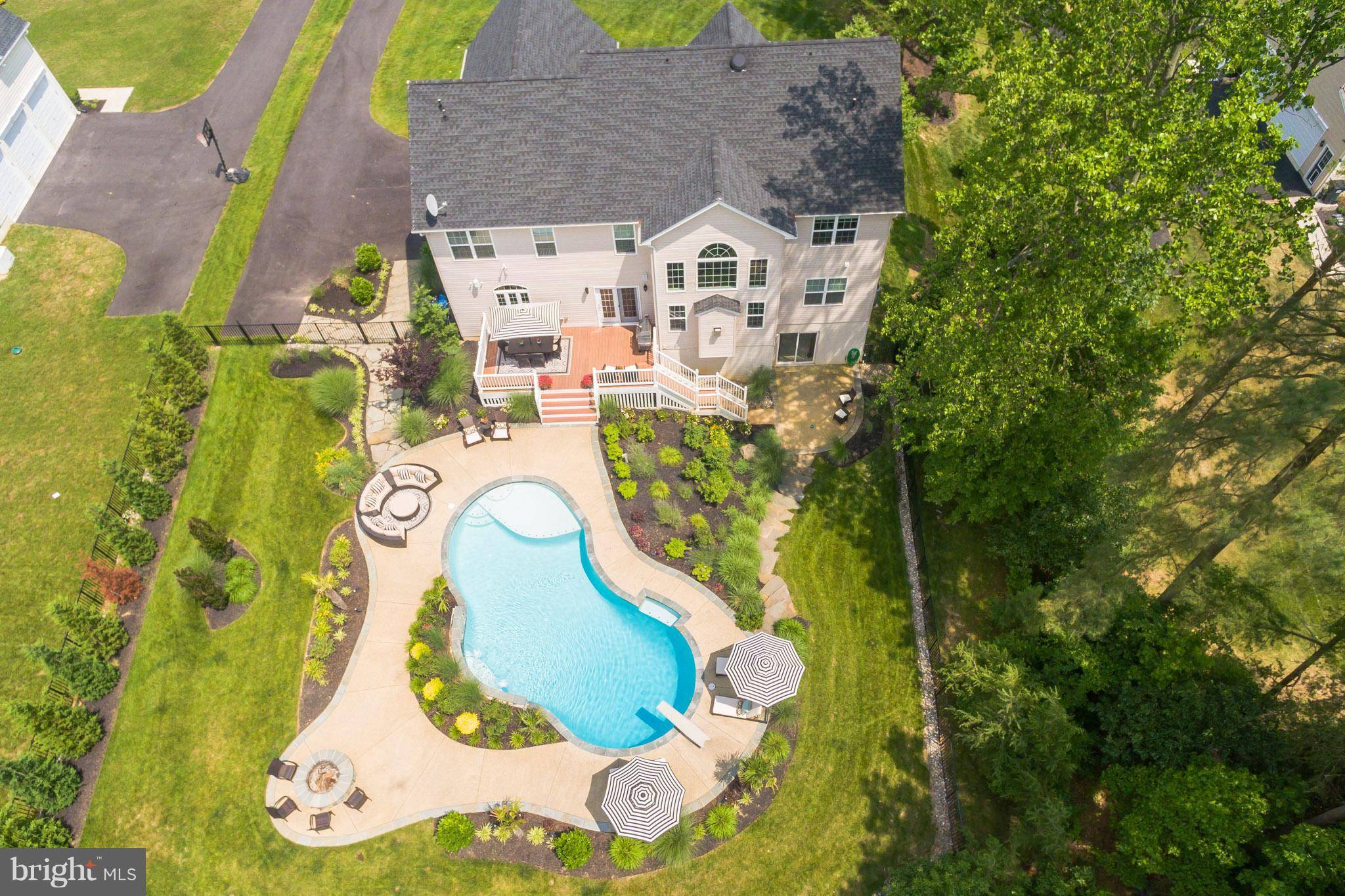 Huntingtown, MD 20639,984 FALLS POINTE WAY