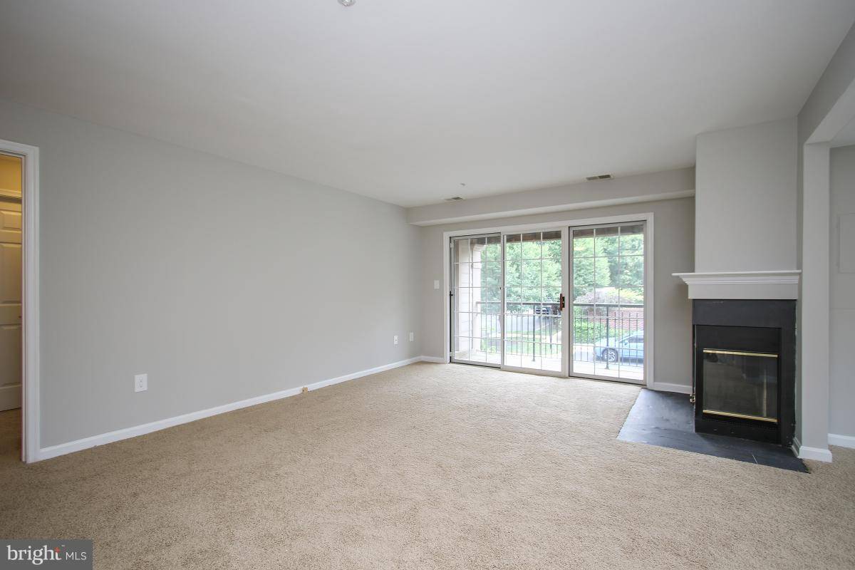 Gaithersburg, MD 20878,402 RIDGEPOINT PL #28