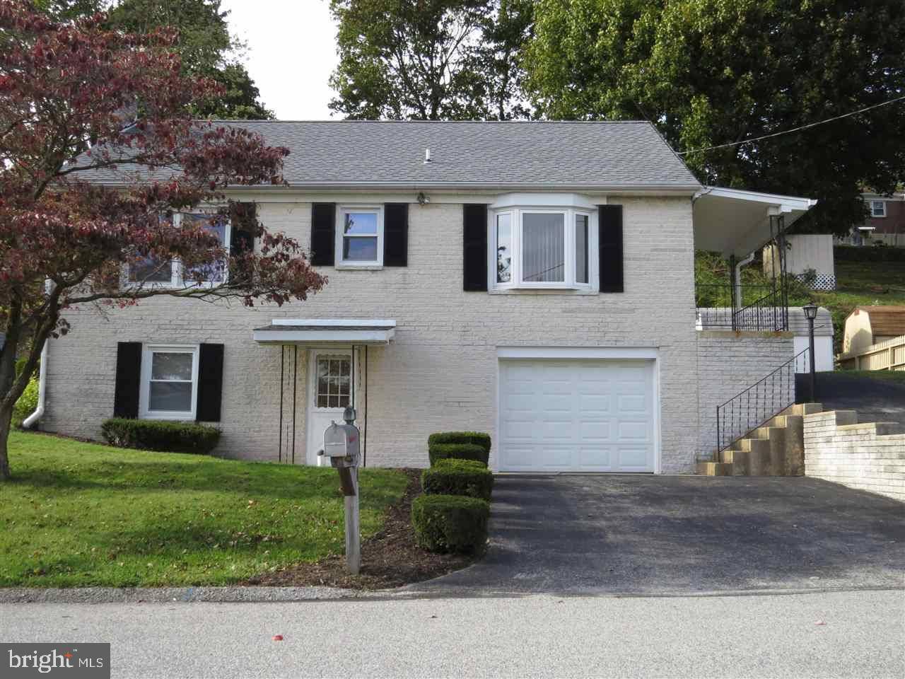 Glen Rock, PA 17327,220 PINE ST