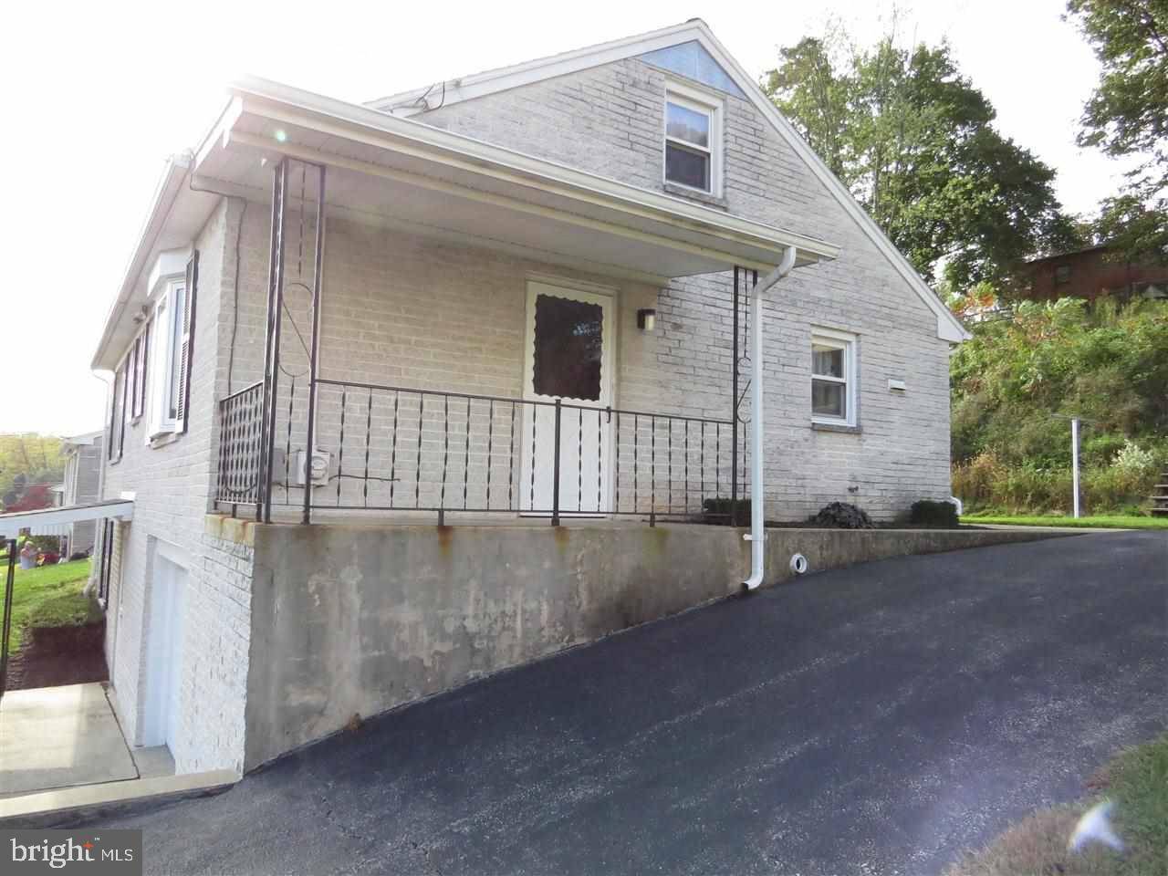 Glen Rock, PA 17327,220 PINE ST