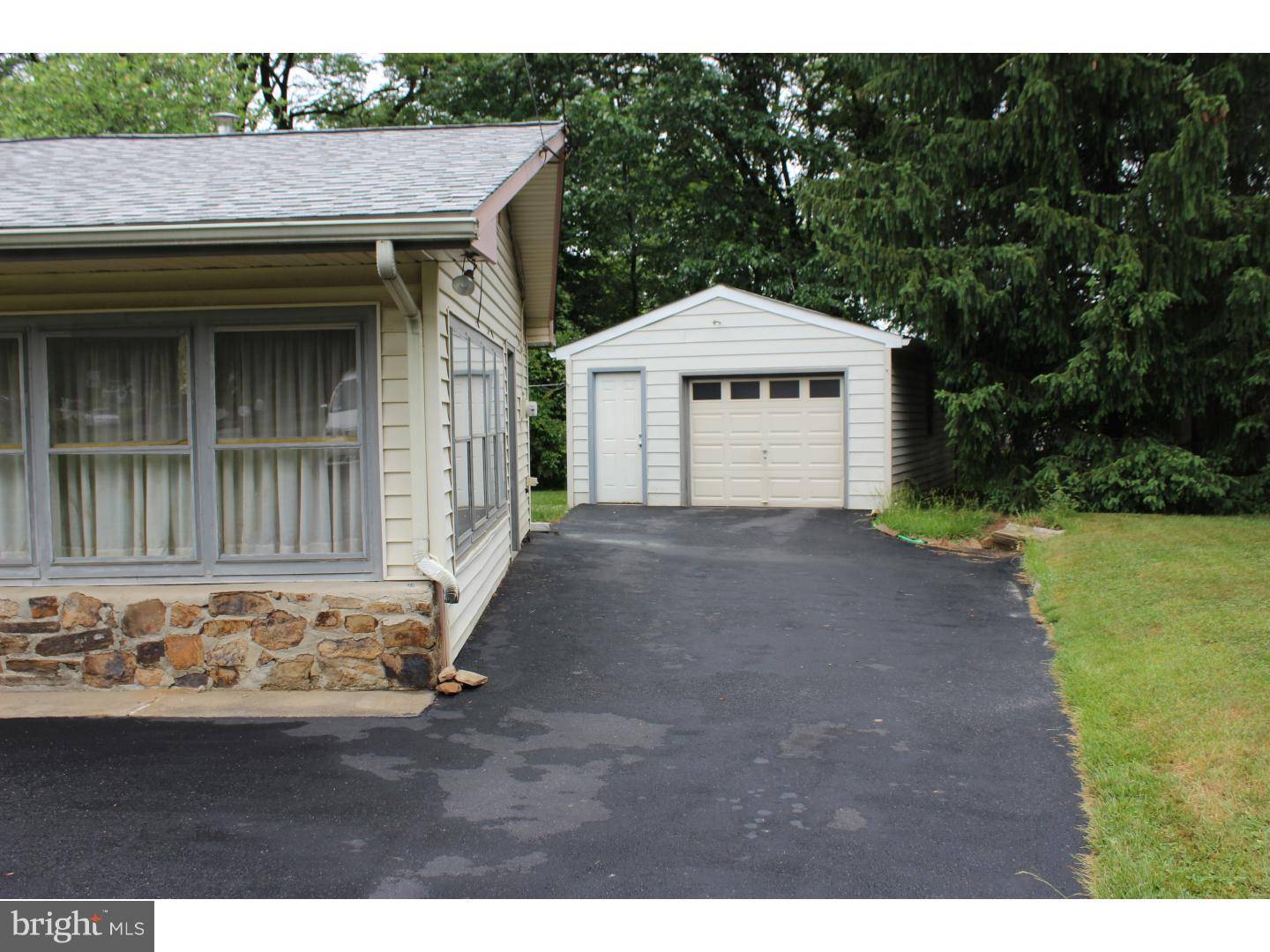 Lansdale, PA 19446,8 LANTERN LN