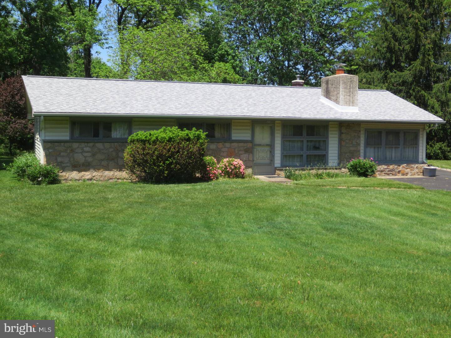 Lansdale, PA 19446,8 LANTERN LN