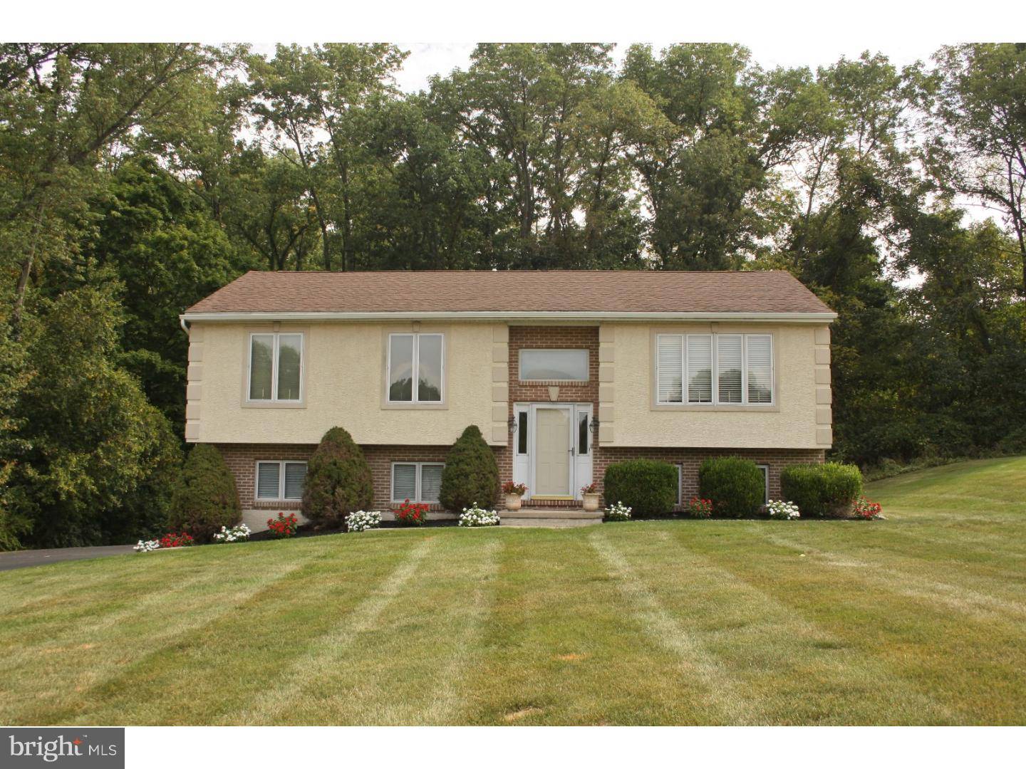 Royersford, PA 19468,33 MELISSA LN