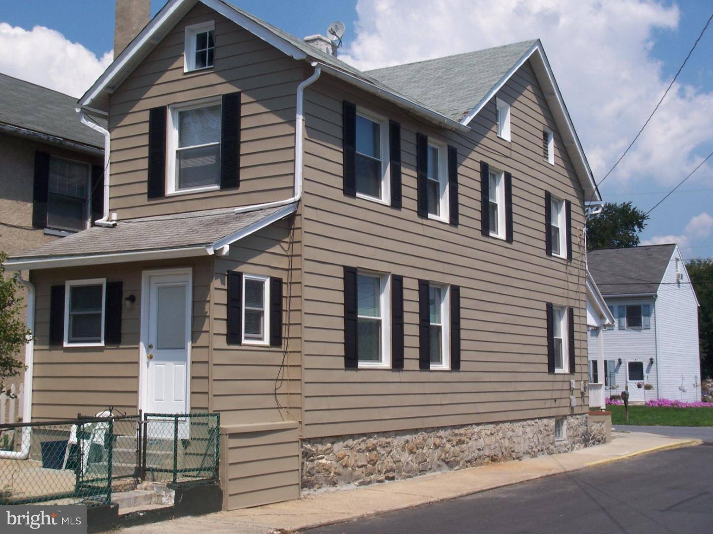 Honey Brook, PA 19344,404 WATER ST