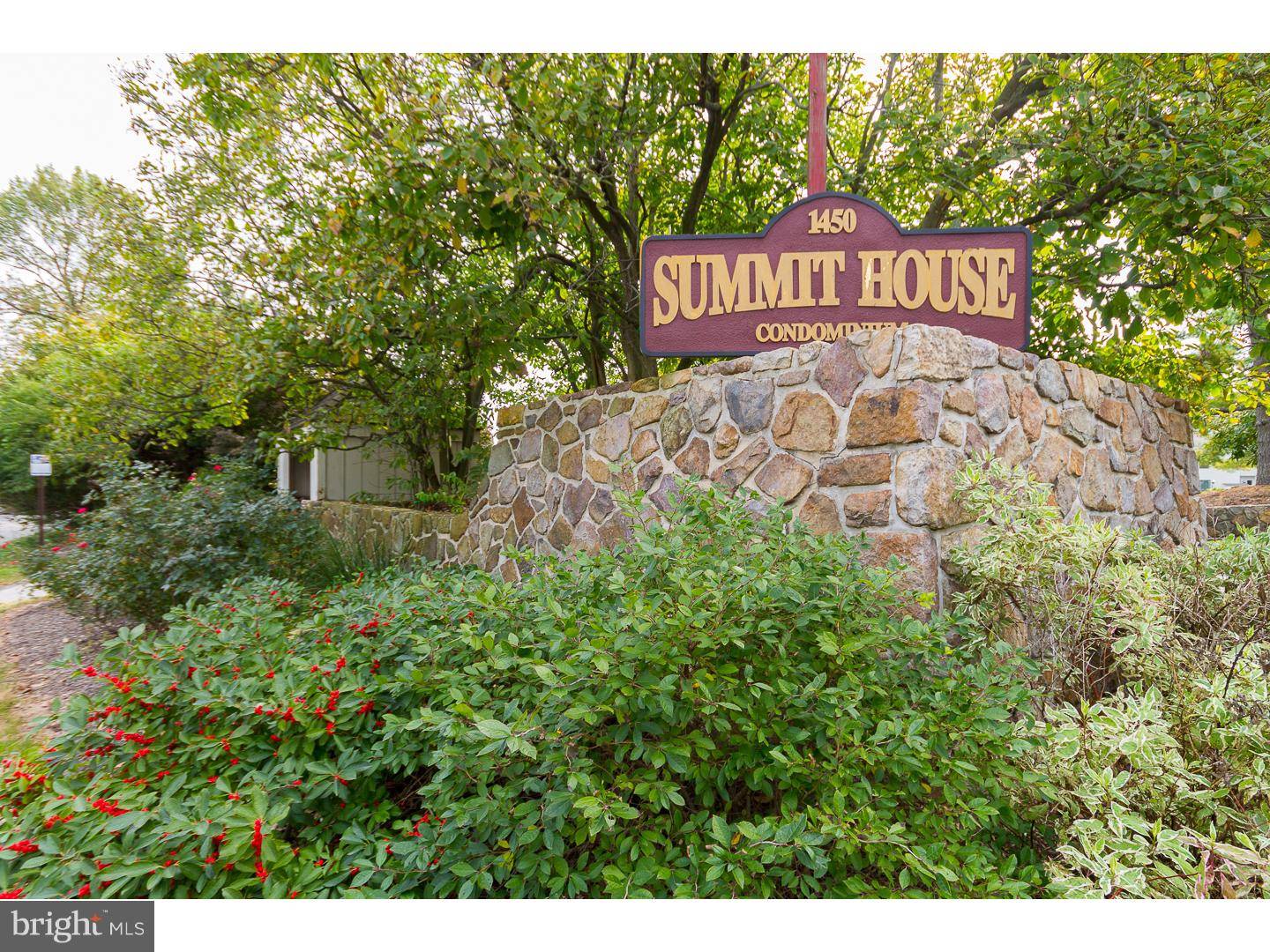 West Chester, PA 19382,651 SUMMIT HOUSE