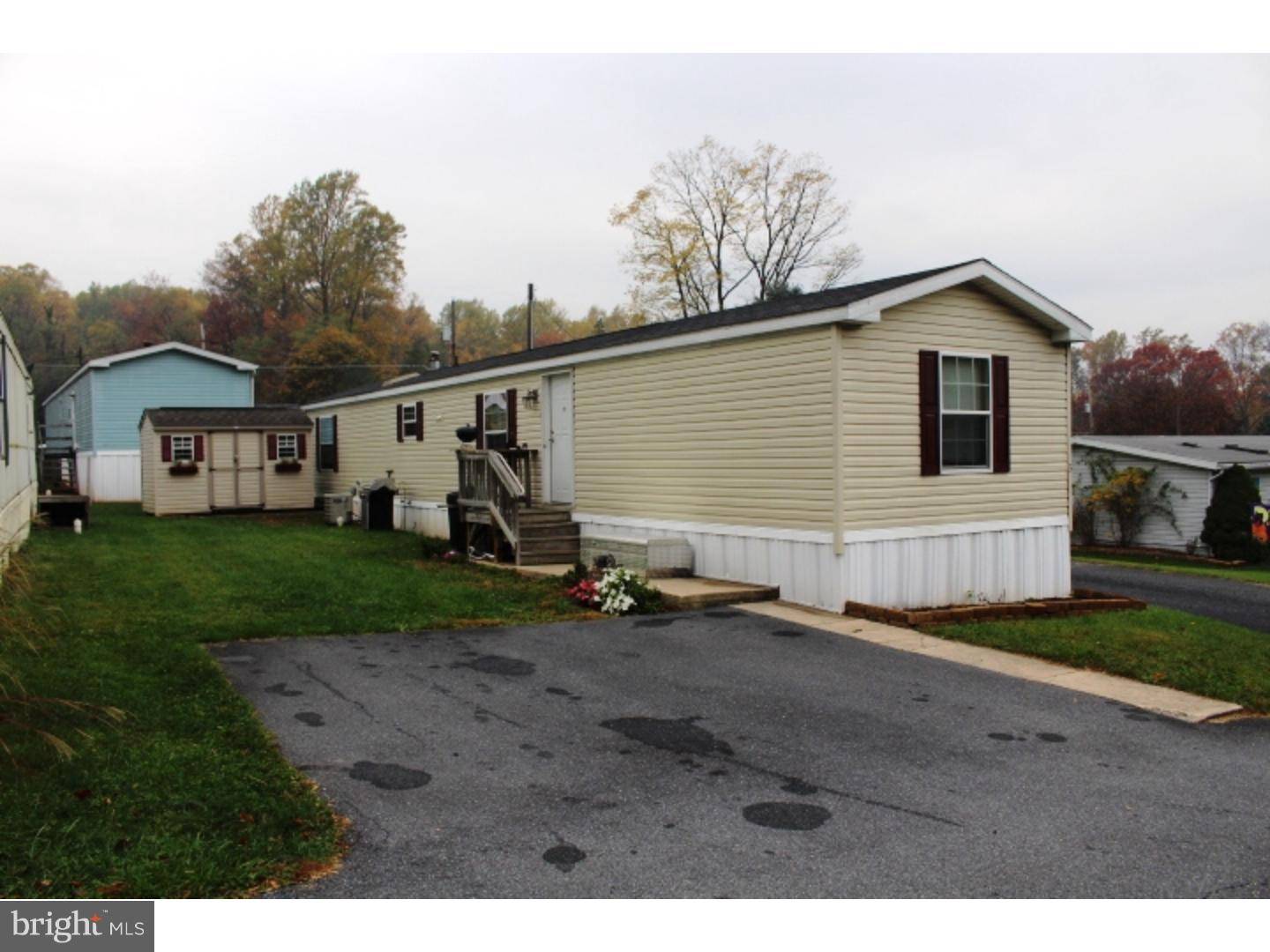 Reinholds, PA 17569,5 LOCUSTWOOD DR