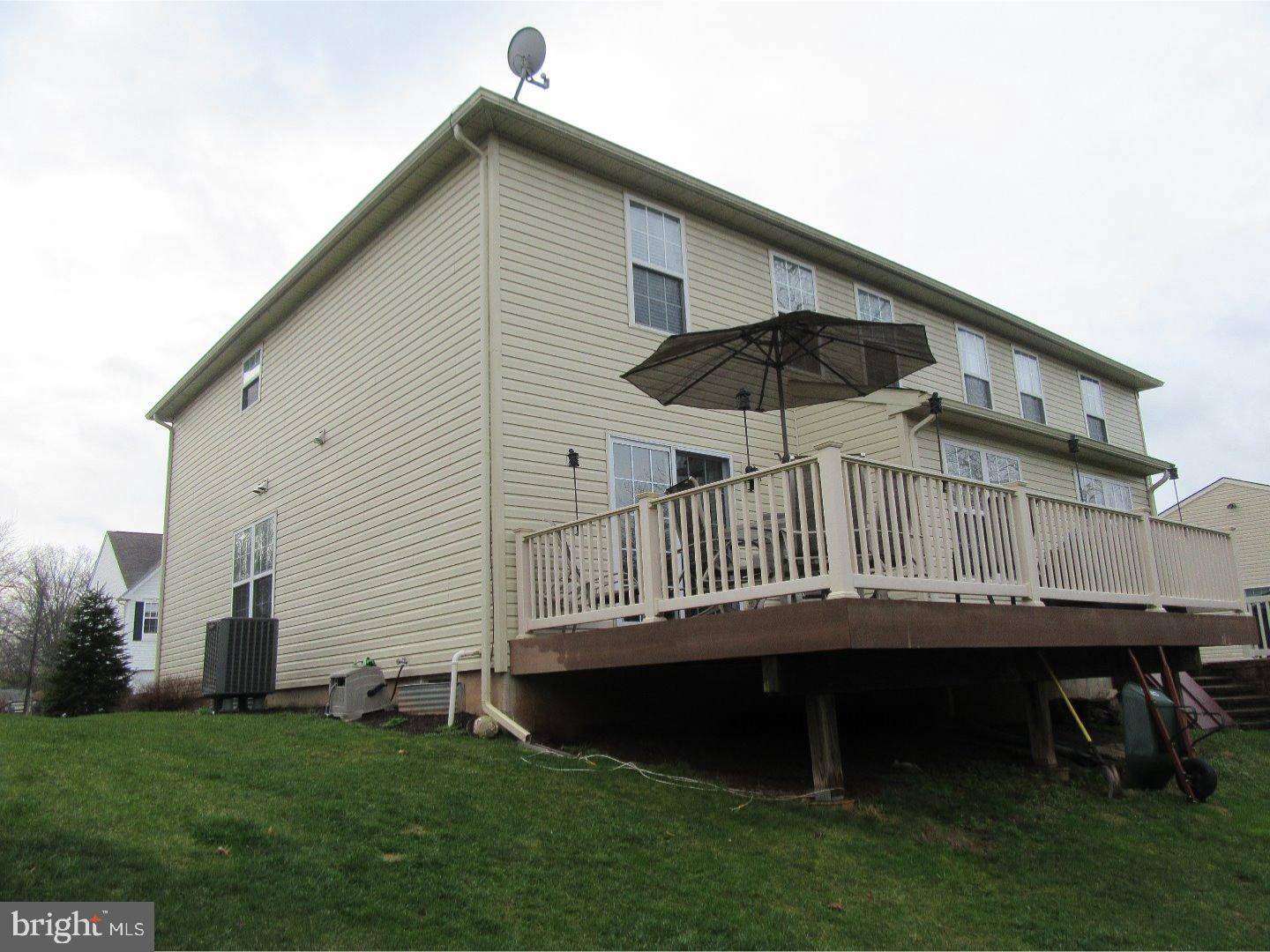 Pennsburg, PA 18073,773 HUNTER DR