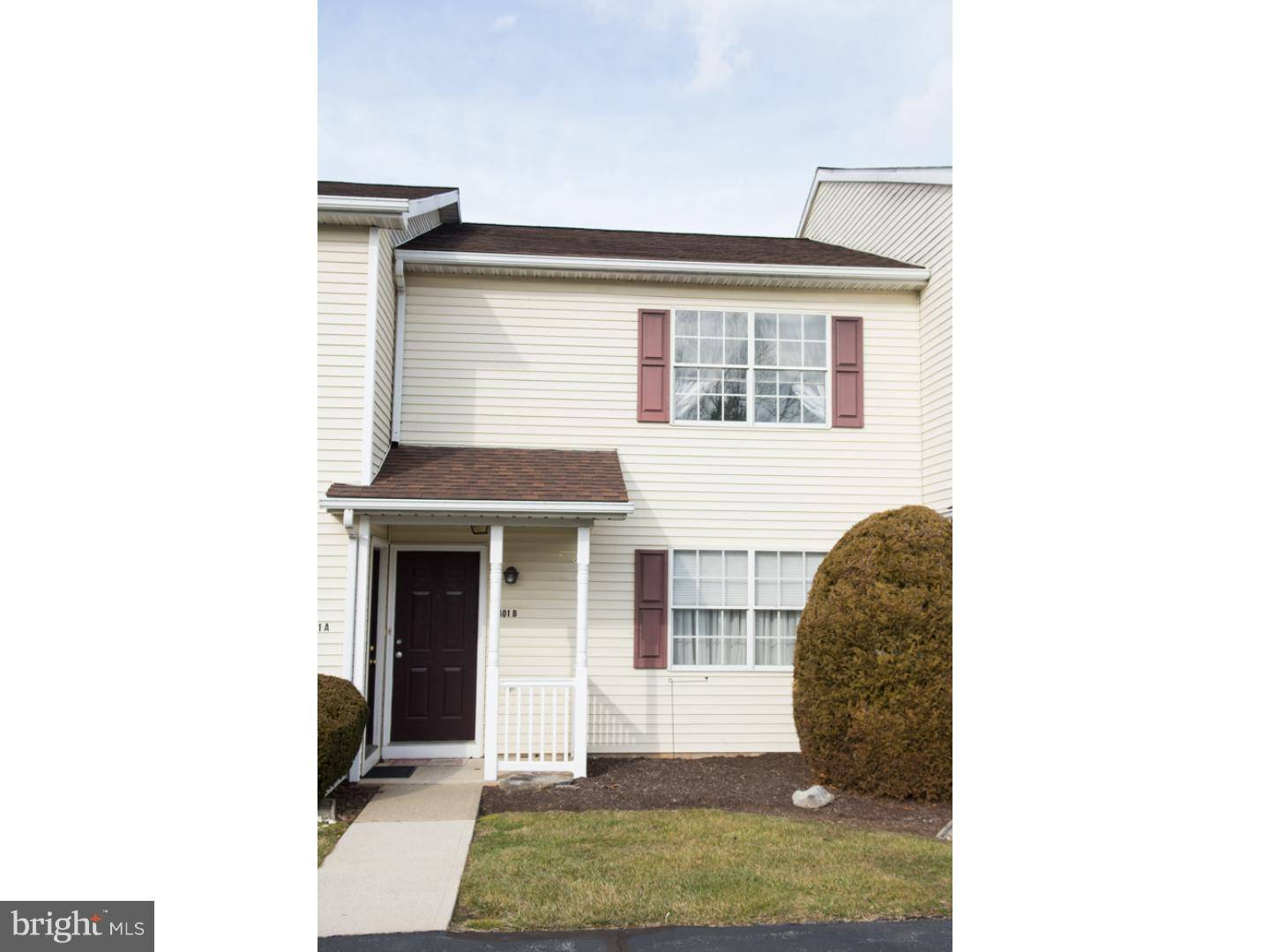 Bethlehem, PA 18020,1401 BRIARWOOD DR #B