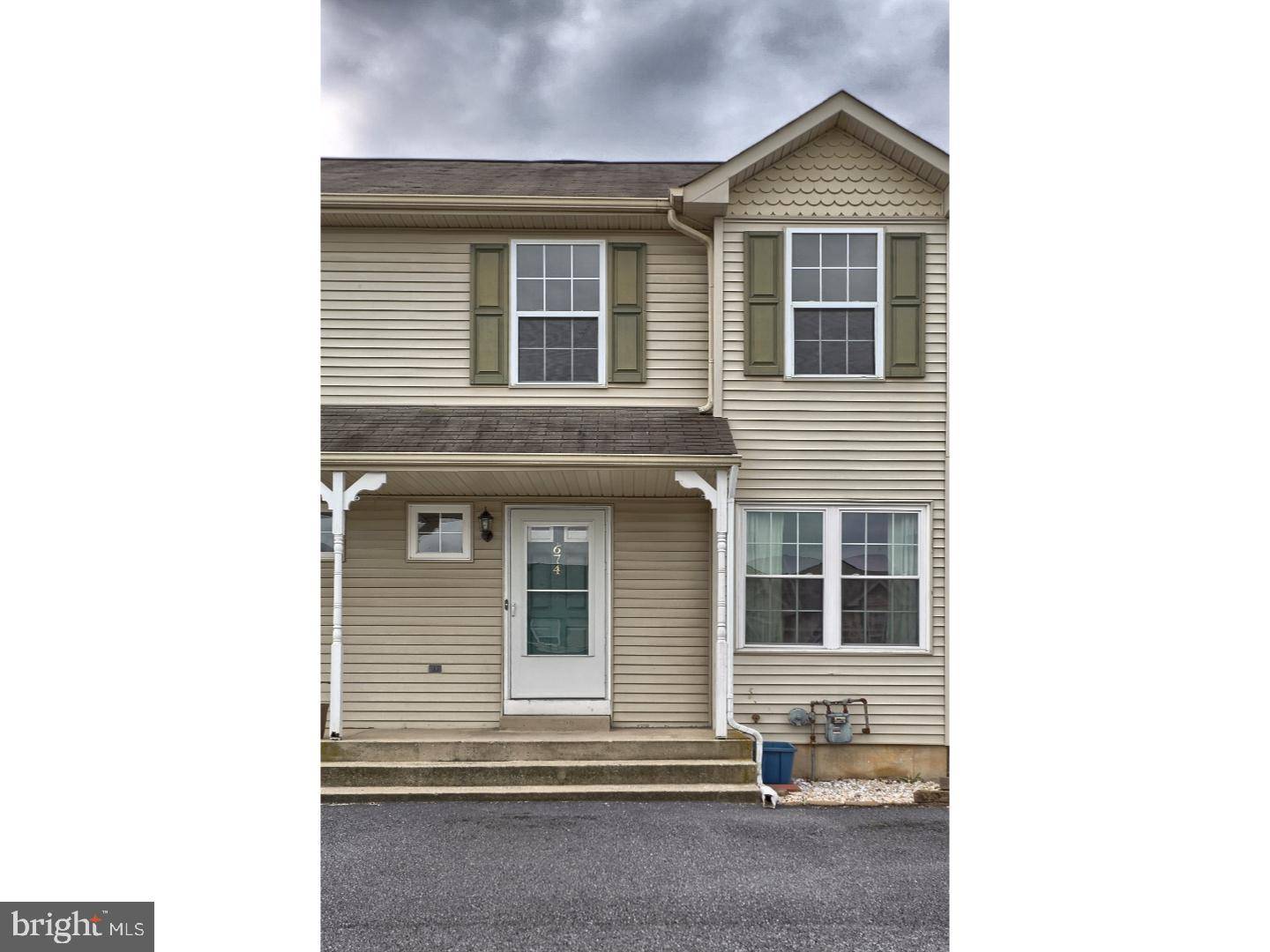 Blandon, PA 19510,674 WALNUT TREE DR