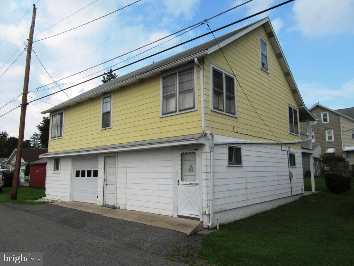 Lehighton, PA 18235,152 S 5TH ST