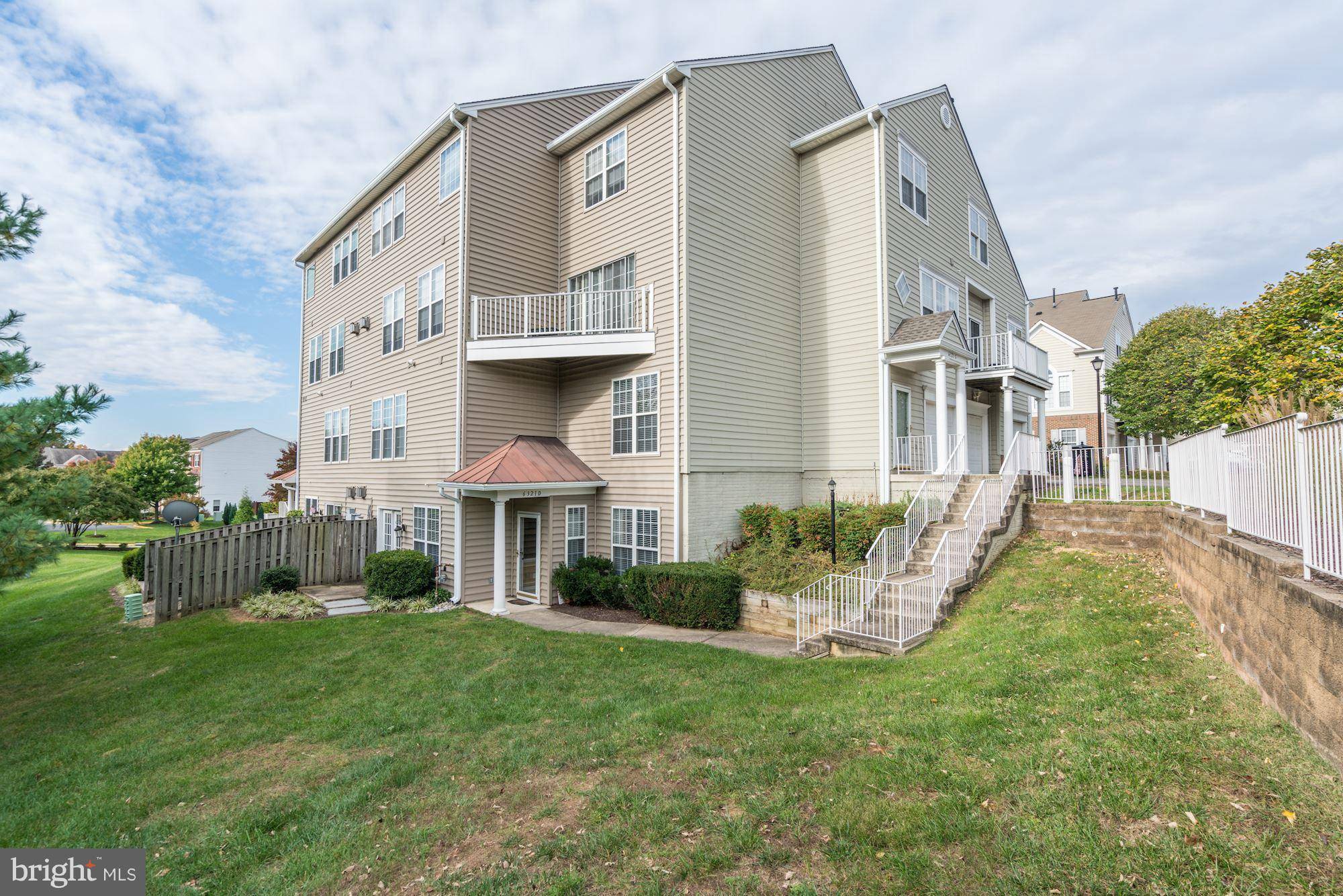 Alexandria, VA 22312,6321 EAGLE RIDGE LN #D