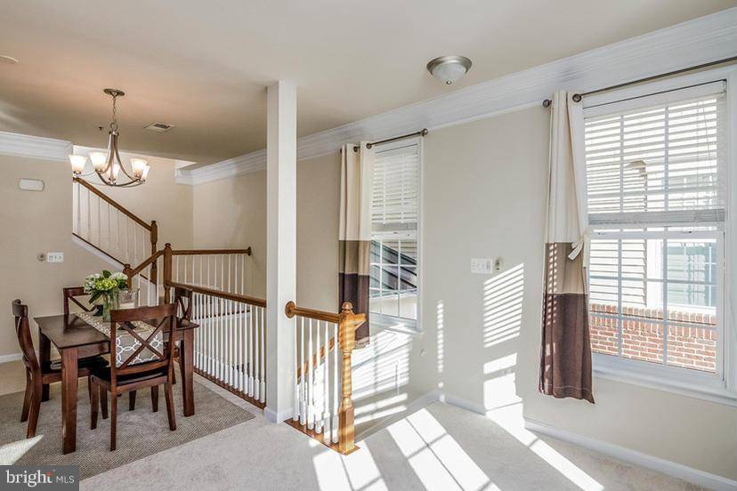 Alexandria, VA 22306,3546 HUNTLEY MANOR LN #137B