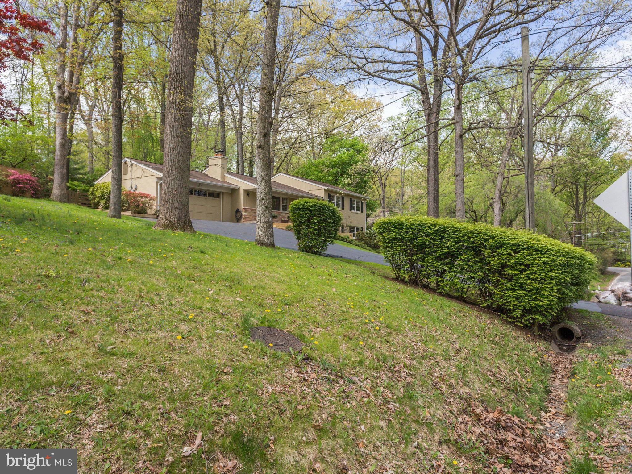 Falls Church, VA 22044,6316 WATERWAY DR