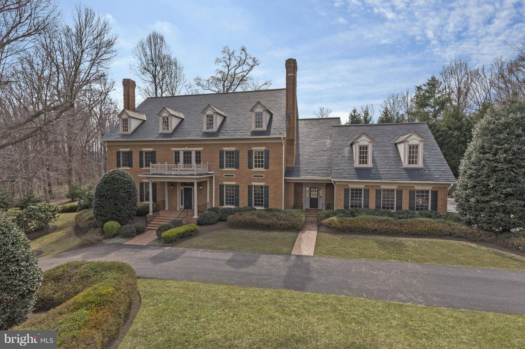 Mclean, VA 22102,8404 PARHAM CT