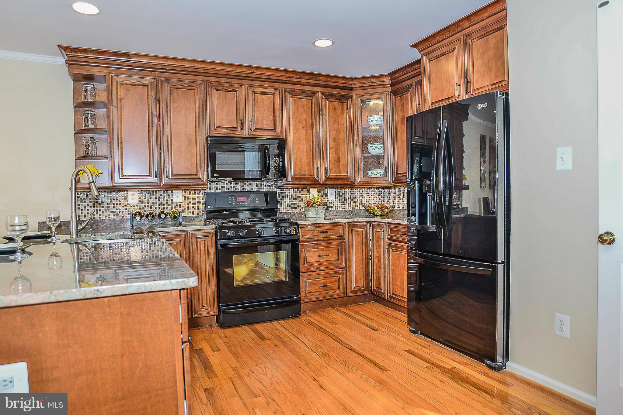 Oakton, VA 22124,2906 ELMTOP CT