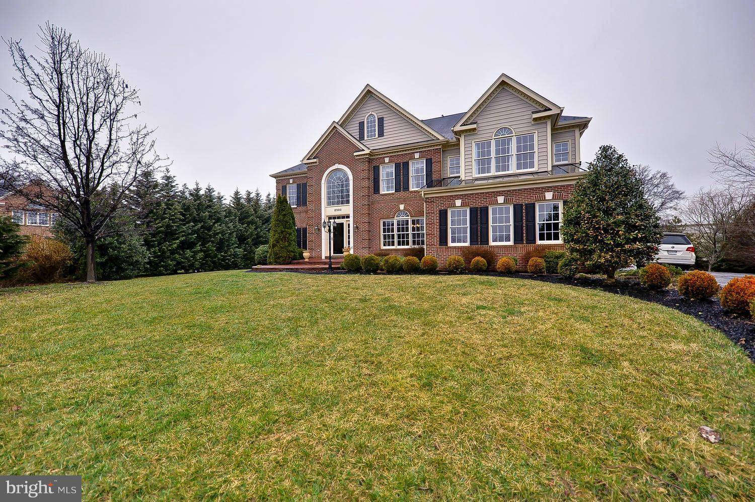 Alexandria, VA 22309,8900 GRIST MILL WOODS CT