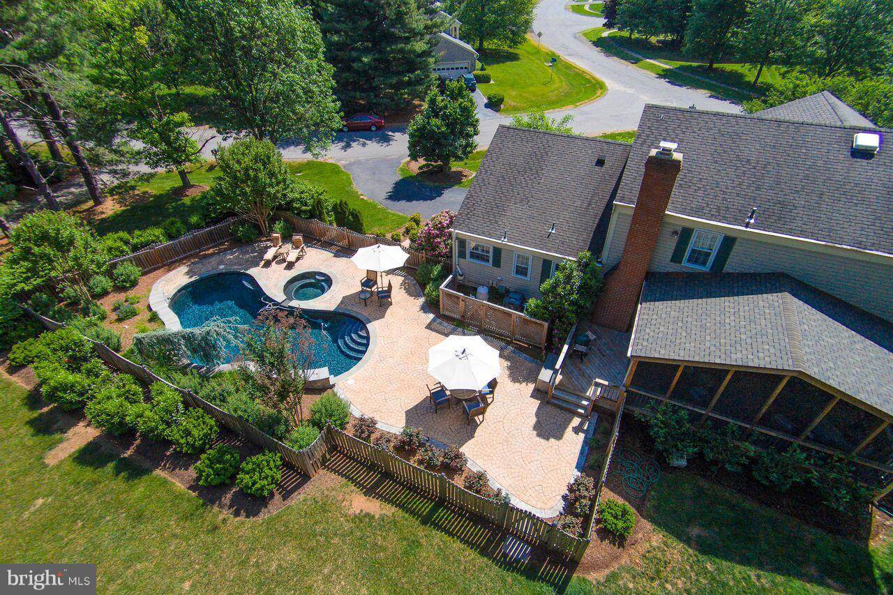 Great Falls, VA 22066,898 VAN DUSEN CT