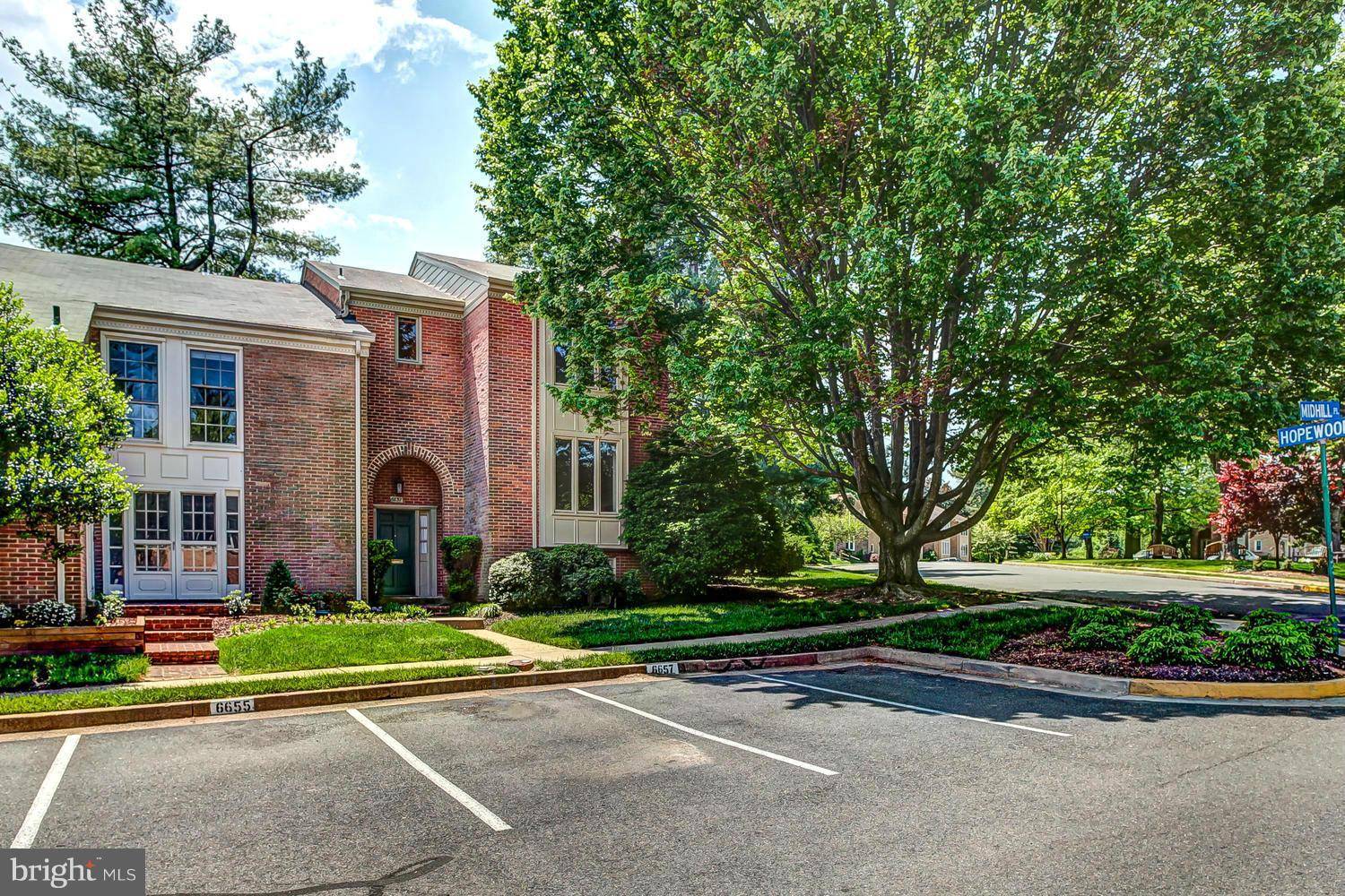 Falls Church, VA 22043,6657 MIDHILL PL