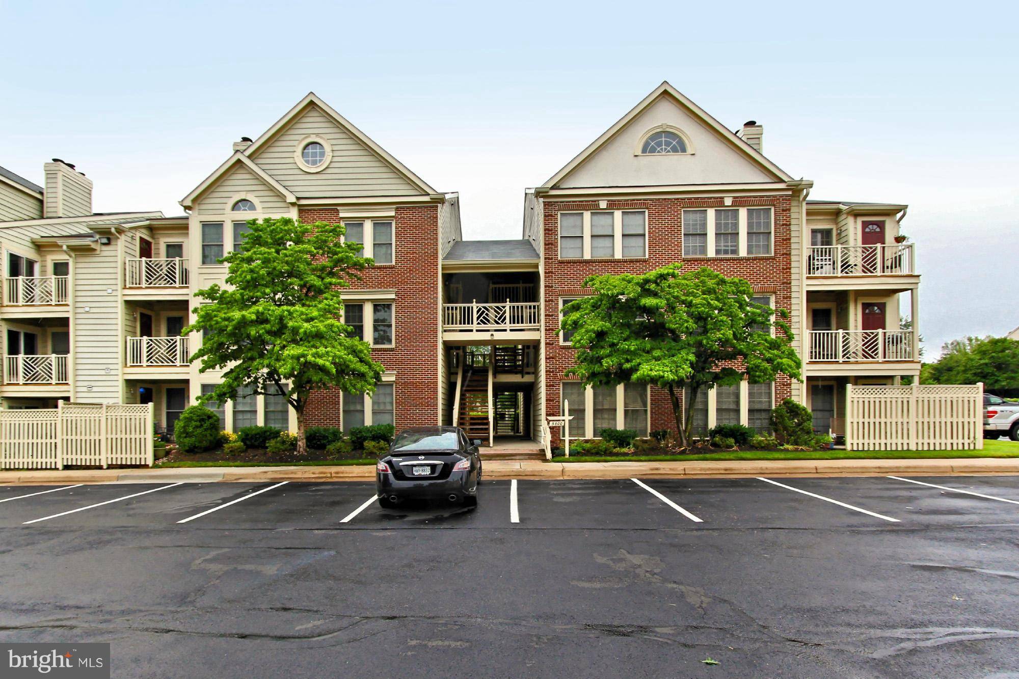 Fairfax, VA 22033,3800 RIDGE KNOLL CT #310B