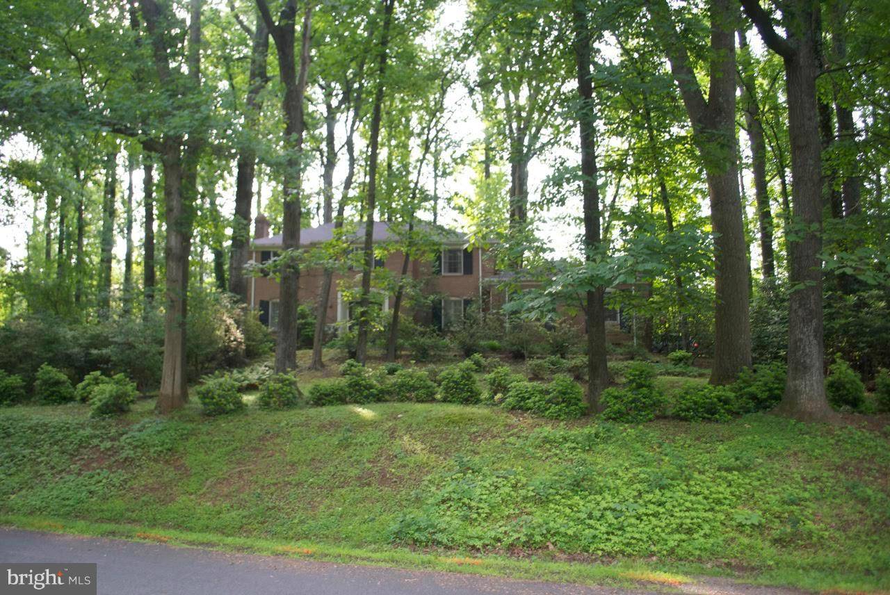 Mclean, VA 22102,1109 FLOR LN