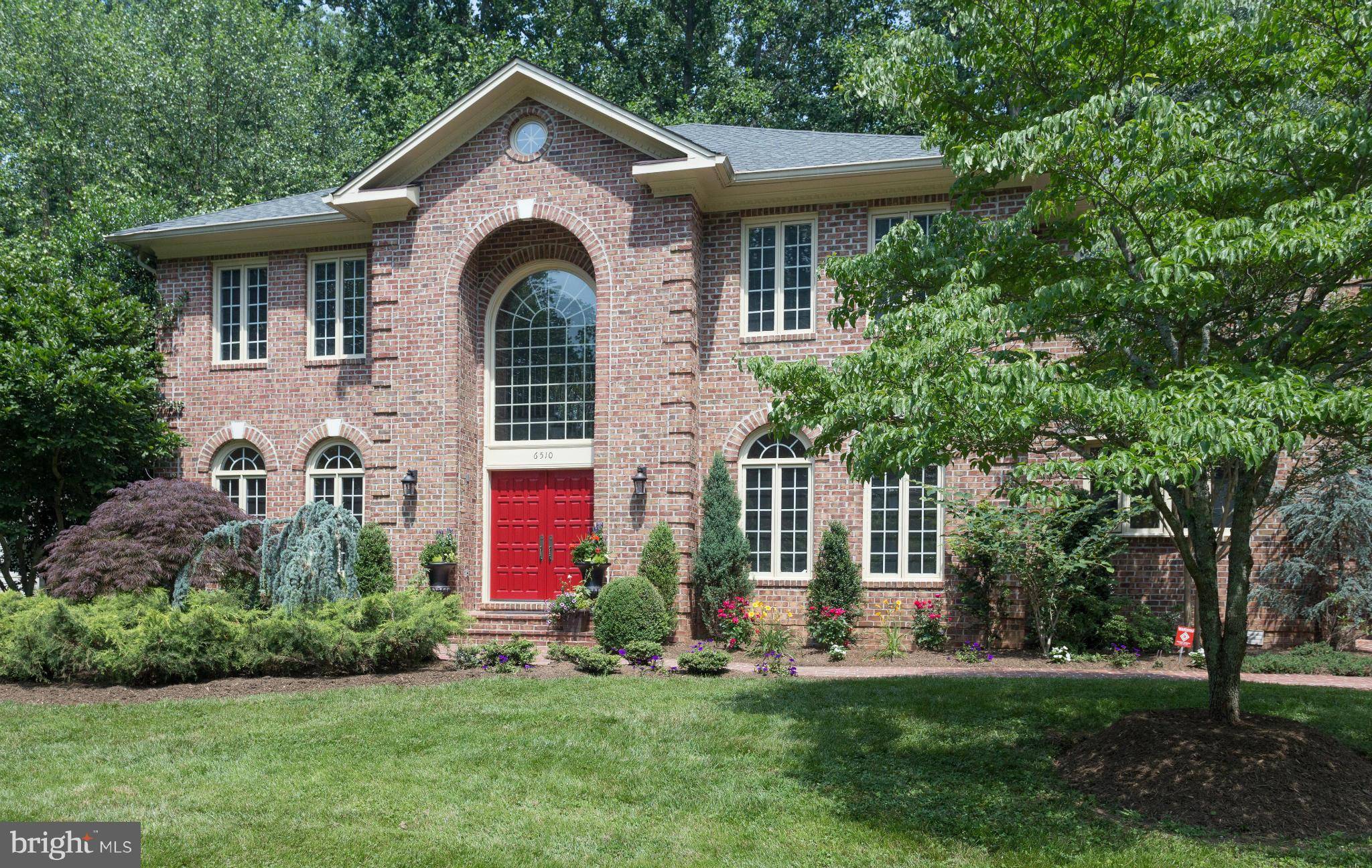 Mclean, VA 22101,6510 BELLAMINE CT