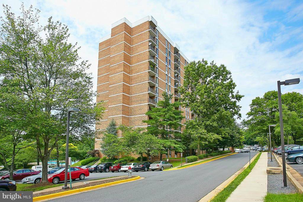 Falls Church, VA 22043,2311 PIMMIT DR #403