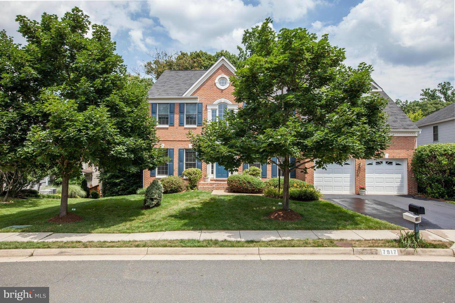 Fairfax Station, VA 22039,7917 BRESSINGHAM DR