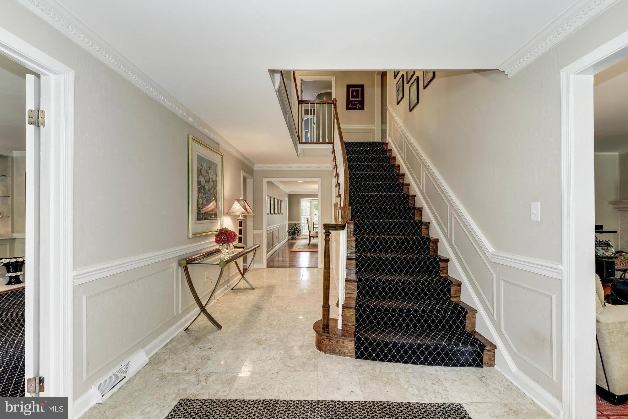 Mclean, VA 22101,7009 GREEN OAK DR