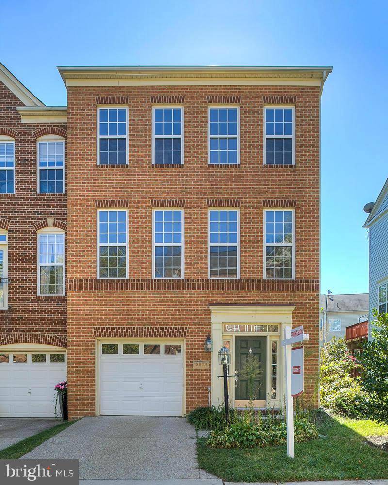 Herndon, VA 20171,13609 RED SQUIRREL WAY