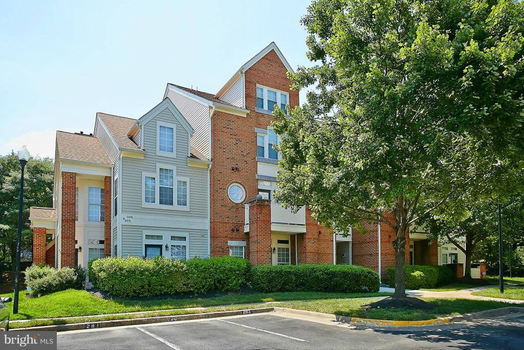 Alexandria, VA 22315,6814 BRINDLE HEATH WAY #257