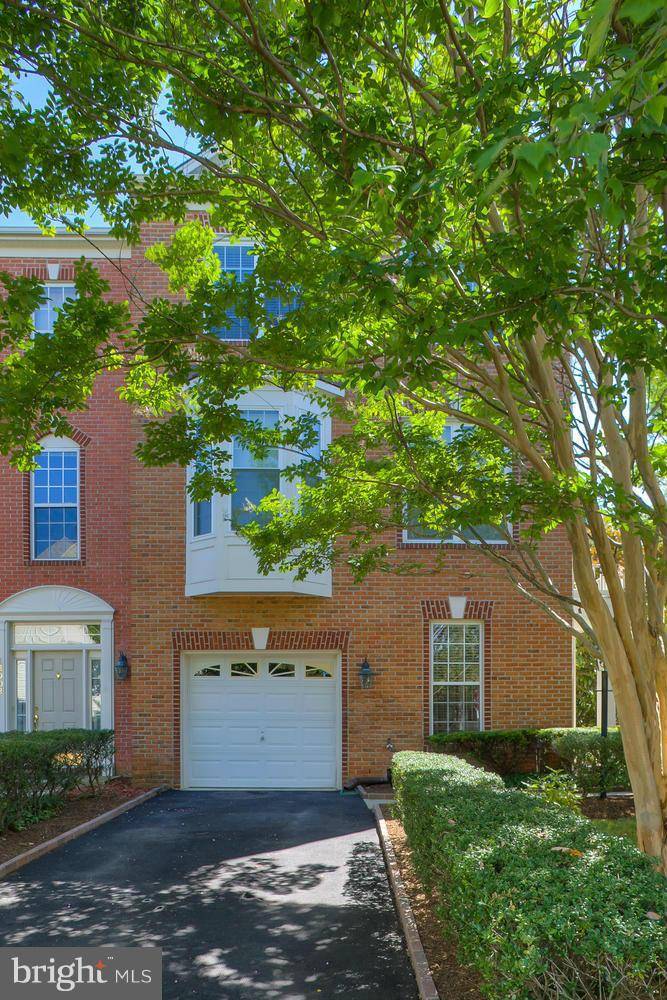 Herndon, VA 20171,12900 WOOD CRESCENT CIR