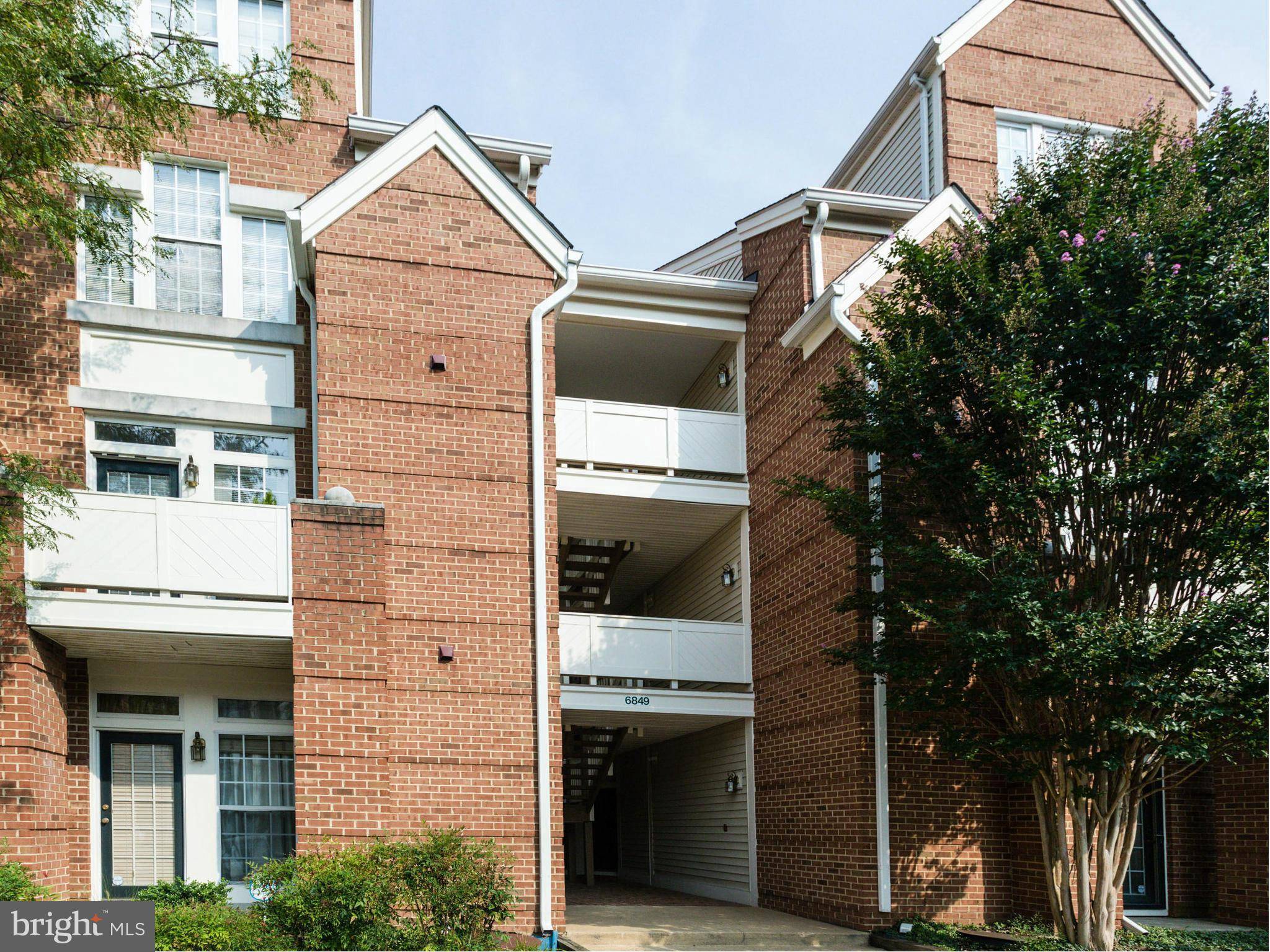 Alexandria, VA 22315,6849 BRINDLE HEATH WAY #A