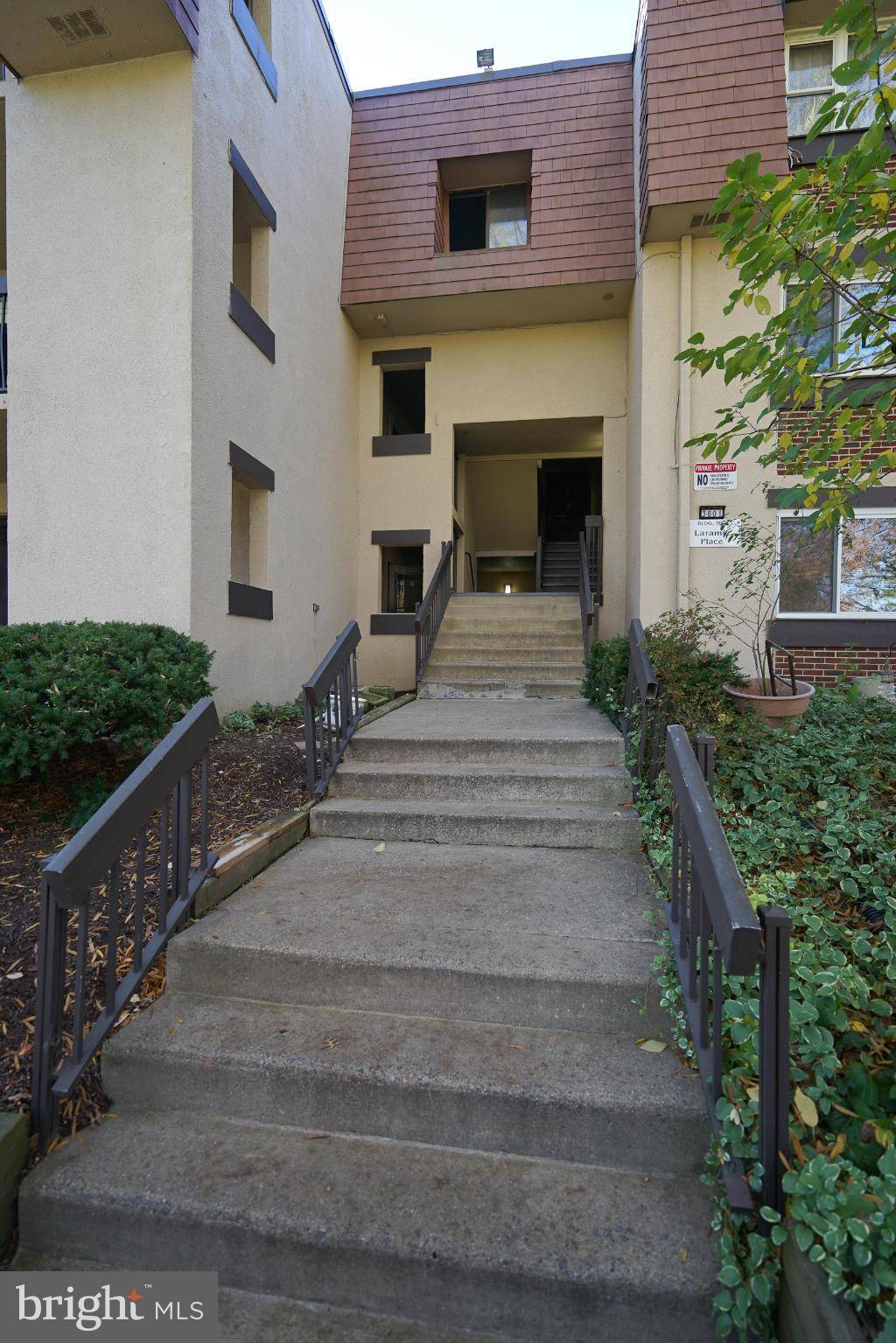 Alexandria, VA 22309,3801 LARAMIE PL #121C