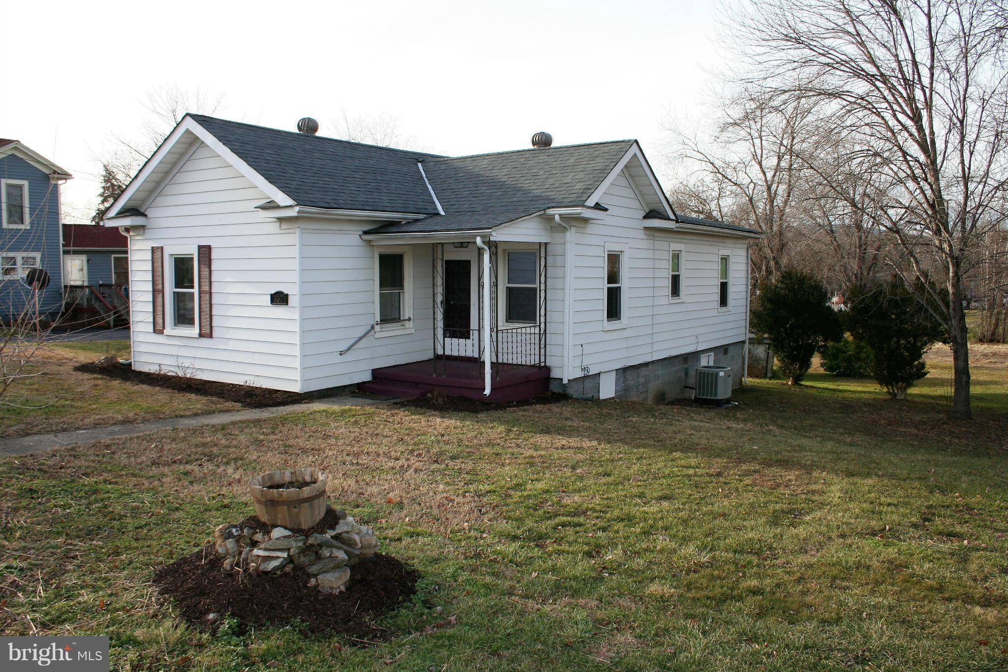 Gordonsville, VA 22942,302 STONEWALL AVE