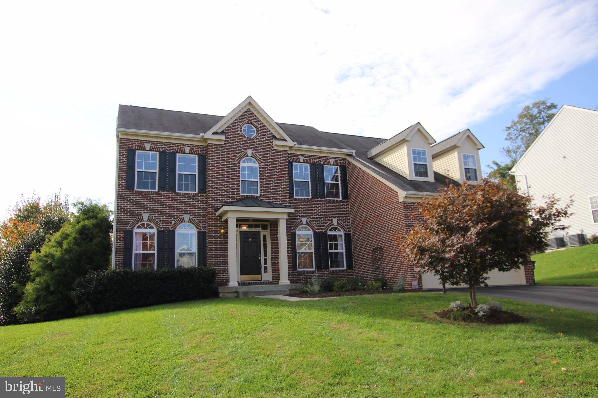 Round Hill, VA 20141,35545 COLLINGTON DR