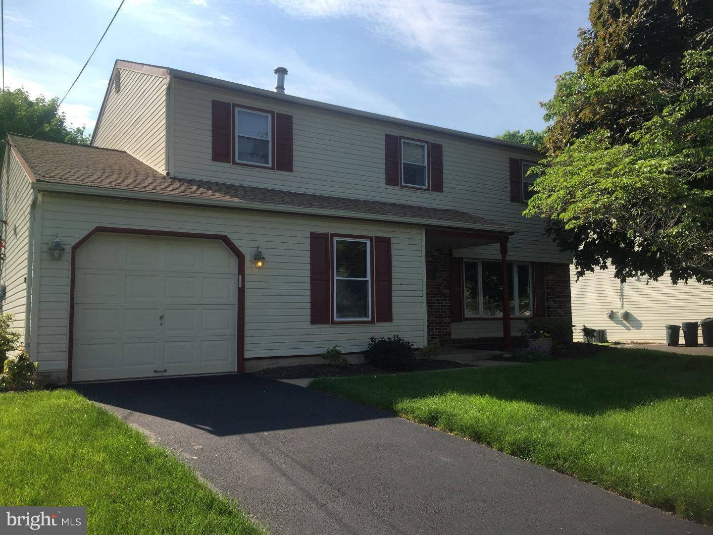 Warminster, PA 18974,532 BROOK LN