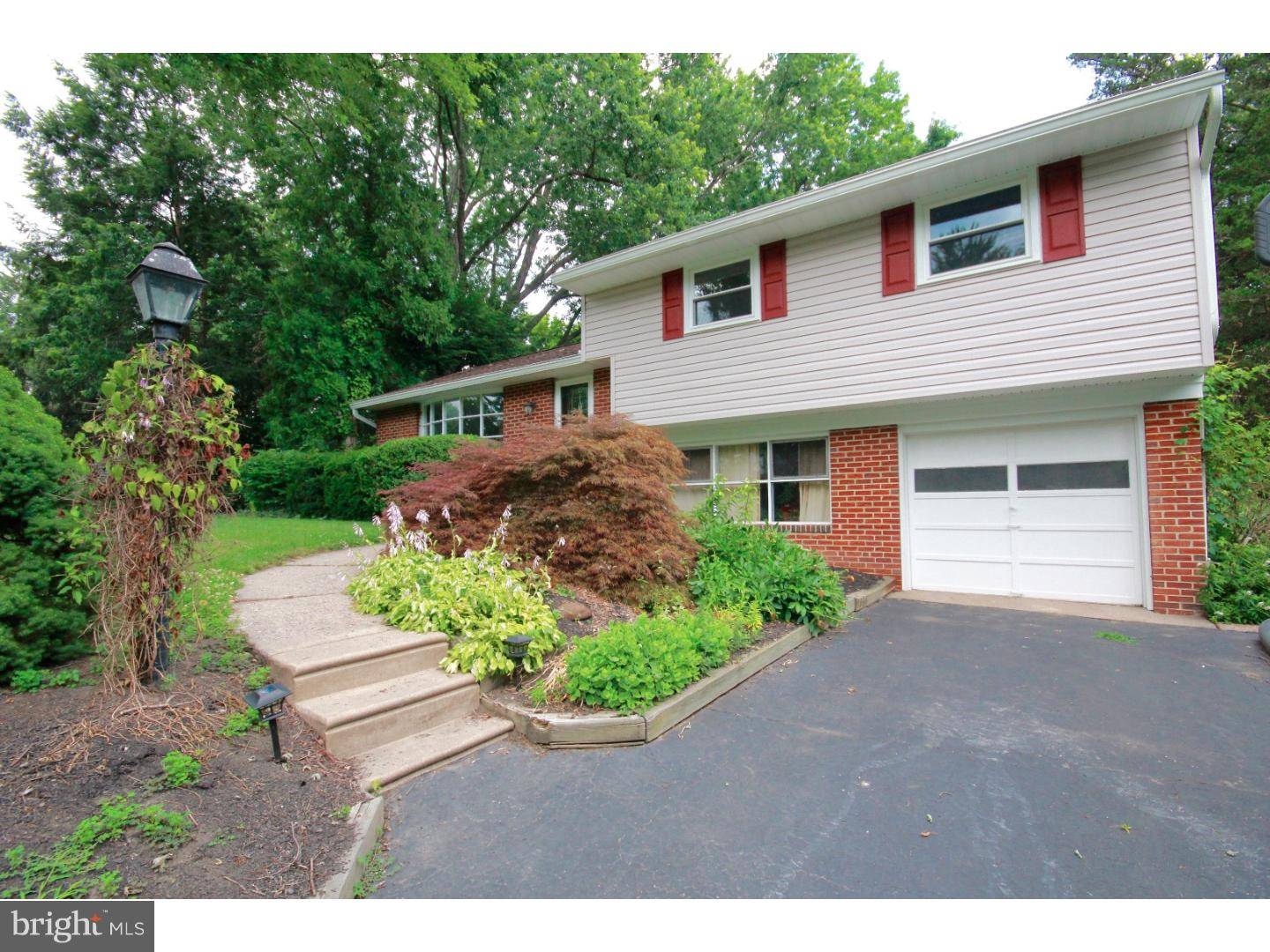 Yardley, PA 19067,40 HIGHLAND DR