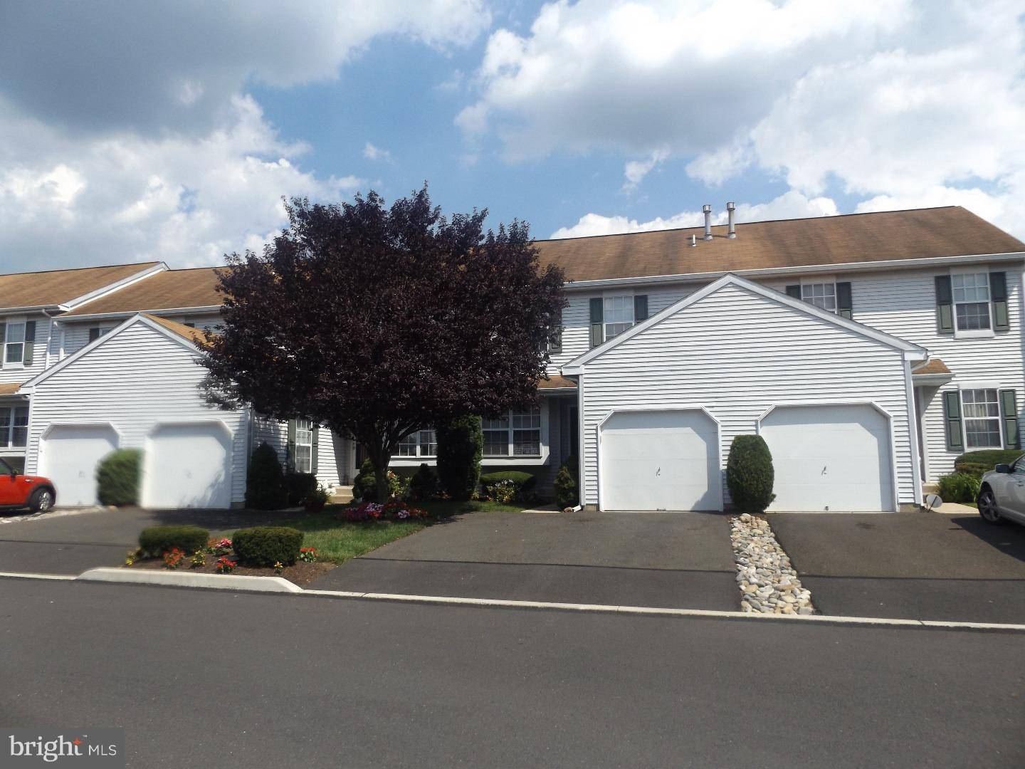 Warrington, PA 18976,811 SAND WEDGE CT