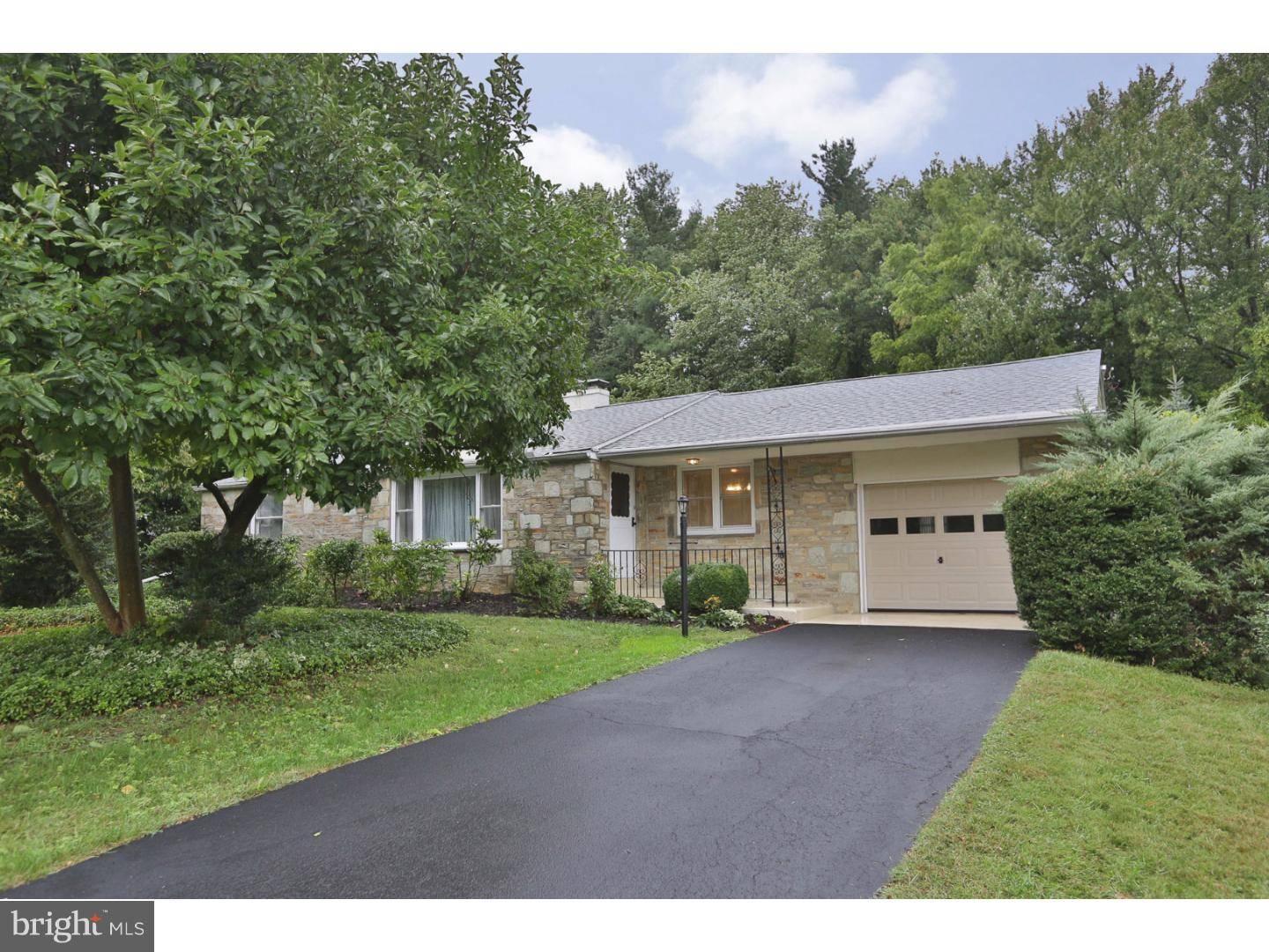 Huntingdon Valley, PA 19006,94 BEECHWOOD DR