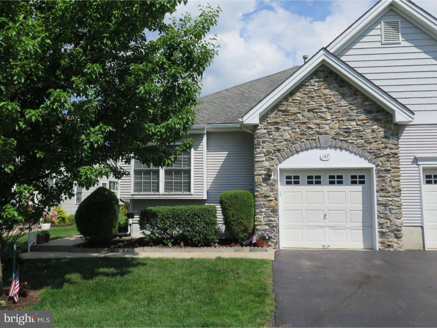 Hamilton Township, NJ 08690,147 MEADOWLARK DR