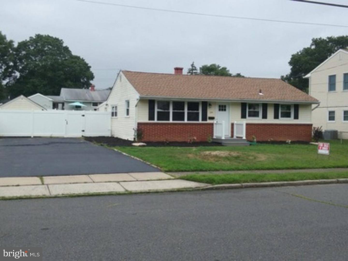 Hamilton Square, NJ 08690,29 MATTHEW DR